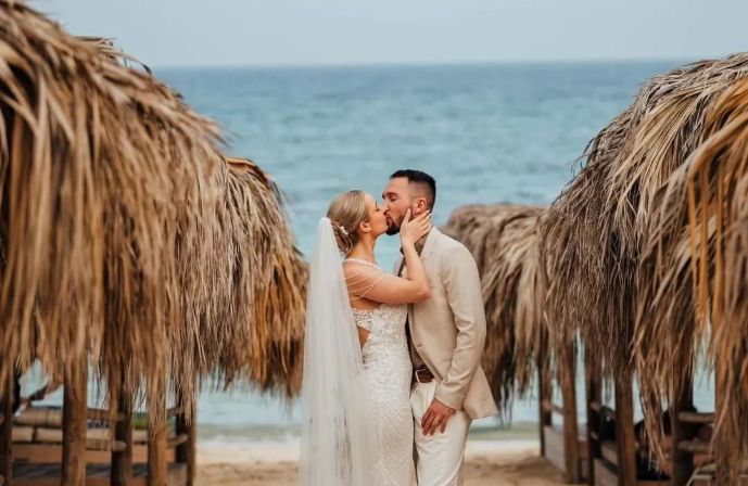 //www.jet2holidays.com/-/media/custom overview images/j2w/asterias beach/location 4.jpg